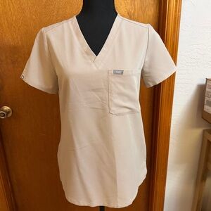 Figs Women's Short Sleeve V-Neck Top in Beige, Sz XSmall